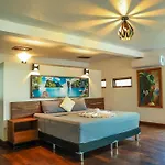 Casa Ak\'Ab\'Al Bacalar