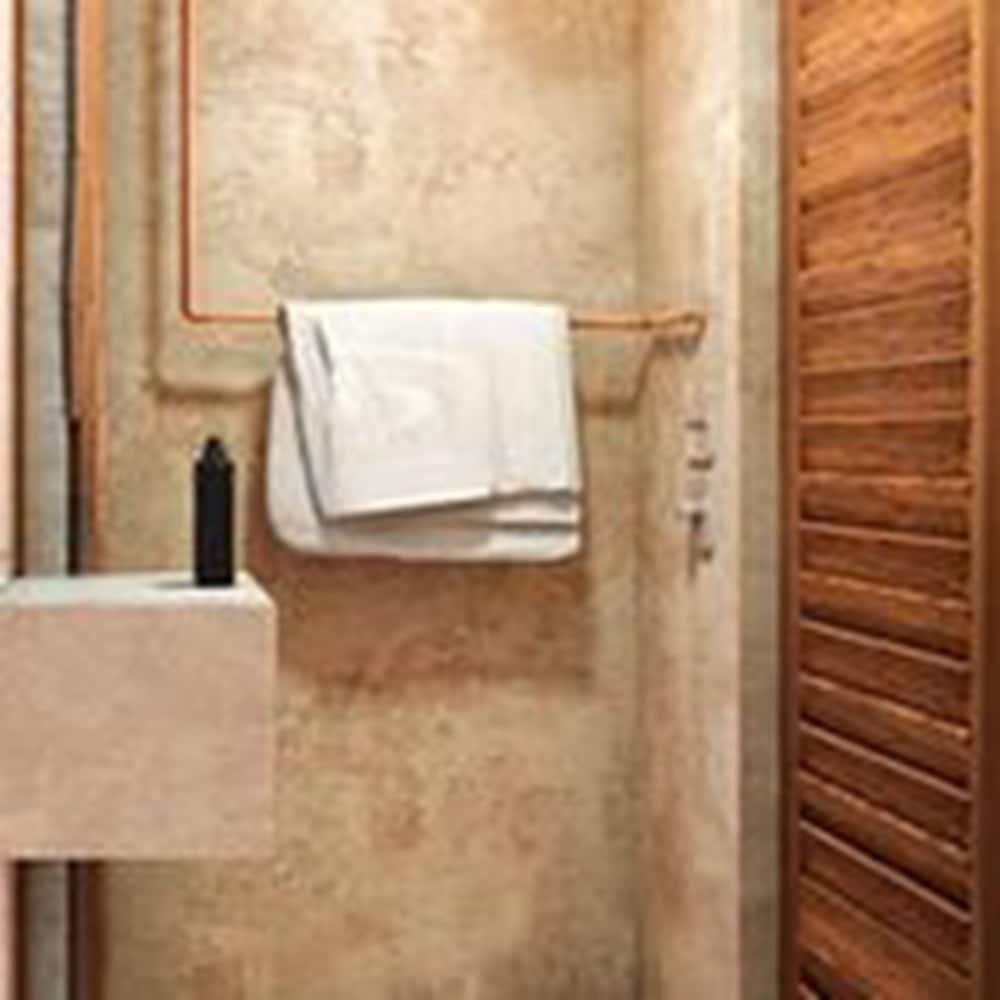 Carolina Hotel 4*