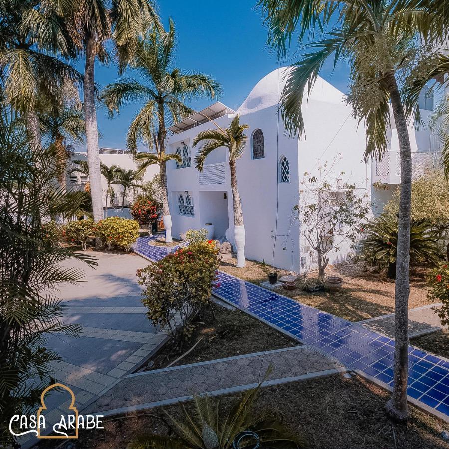 Casa Arabe Hotel *