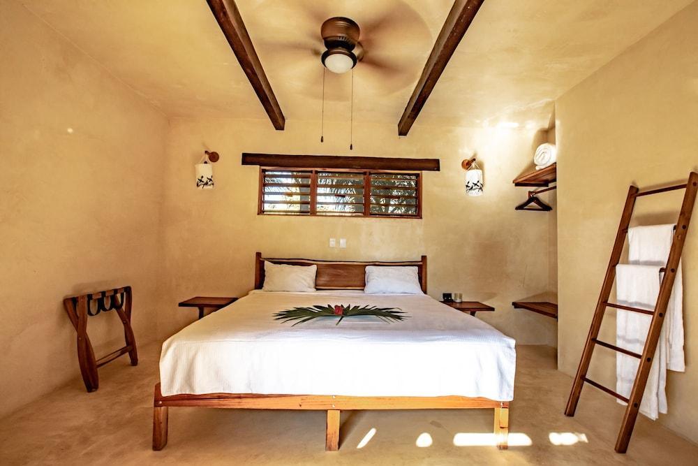 Buenavista Bacalar Jungle Experience Hotel