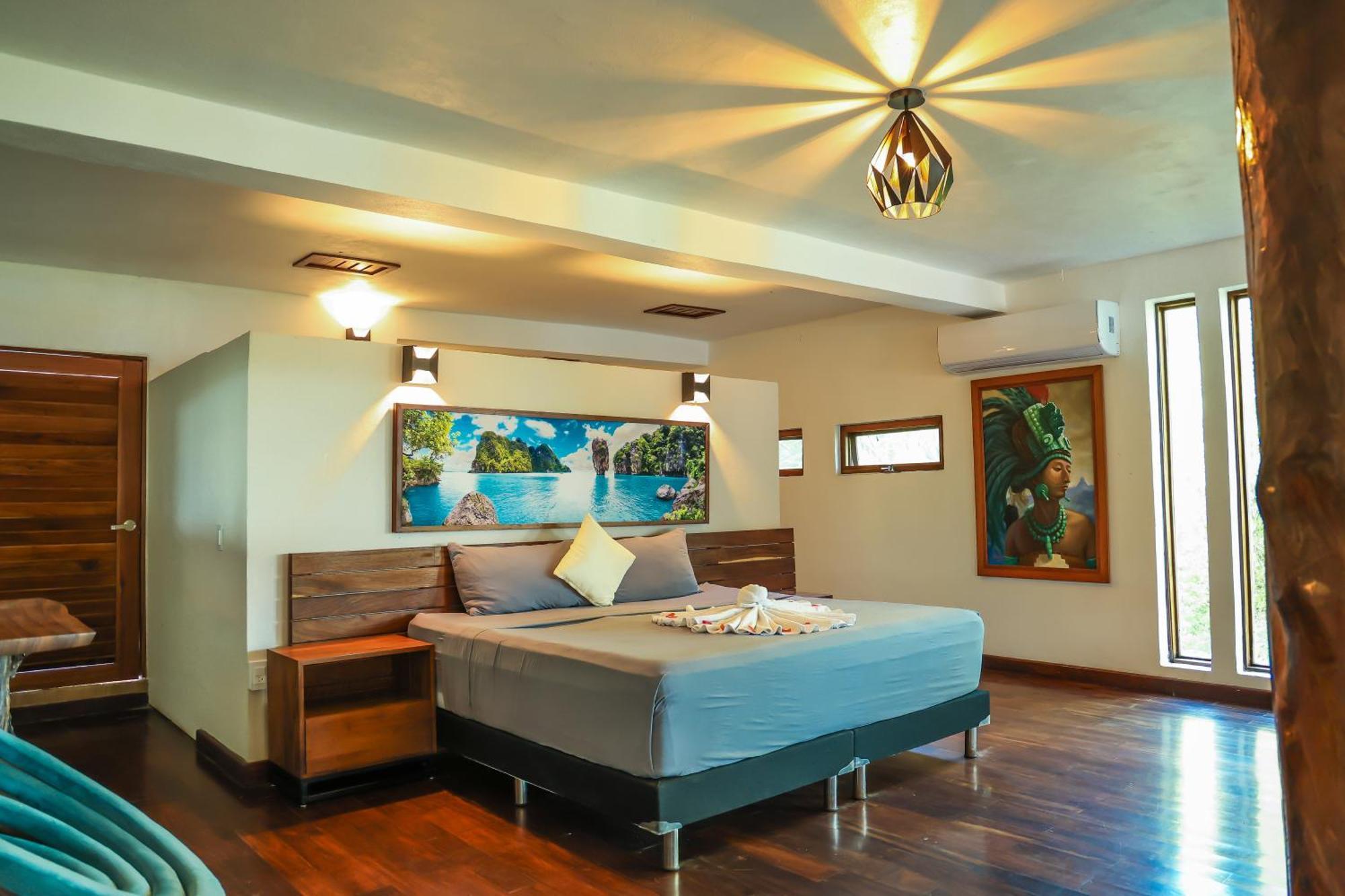 Casa Ak'ab'al Hotel