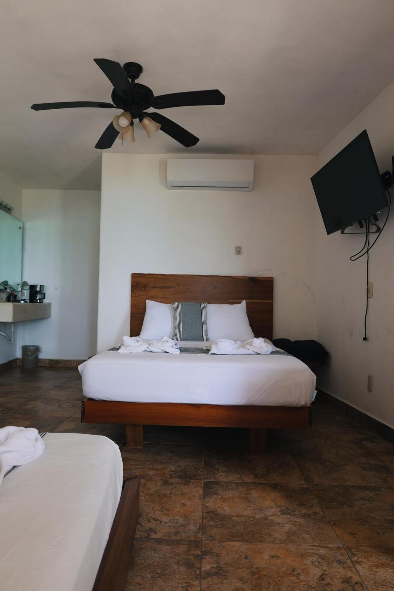 Lodge Tucan Lagoon Front