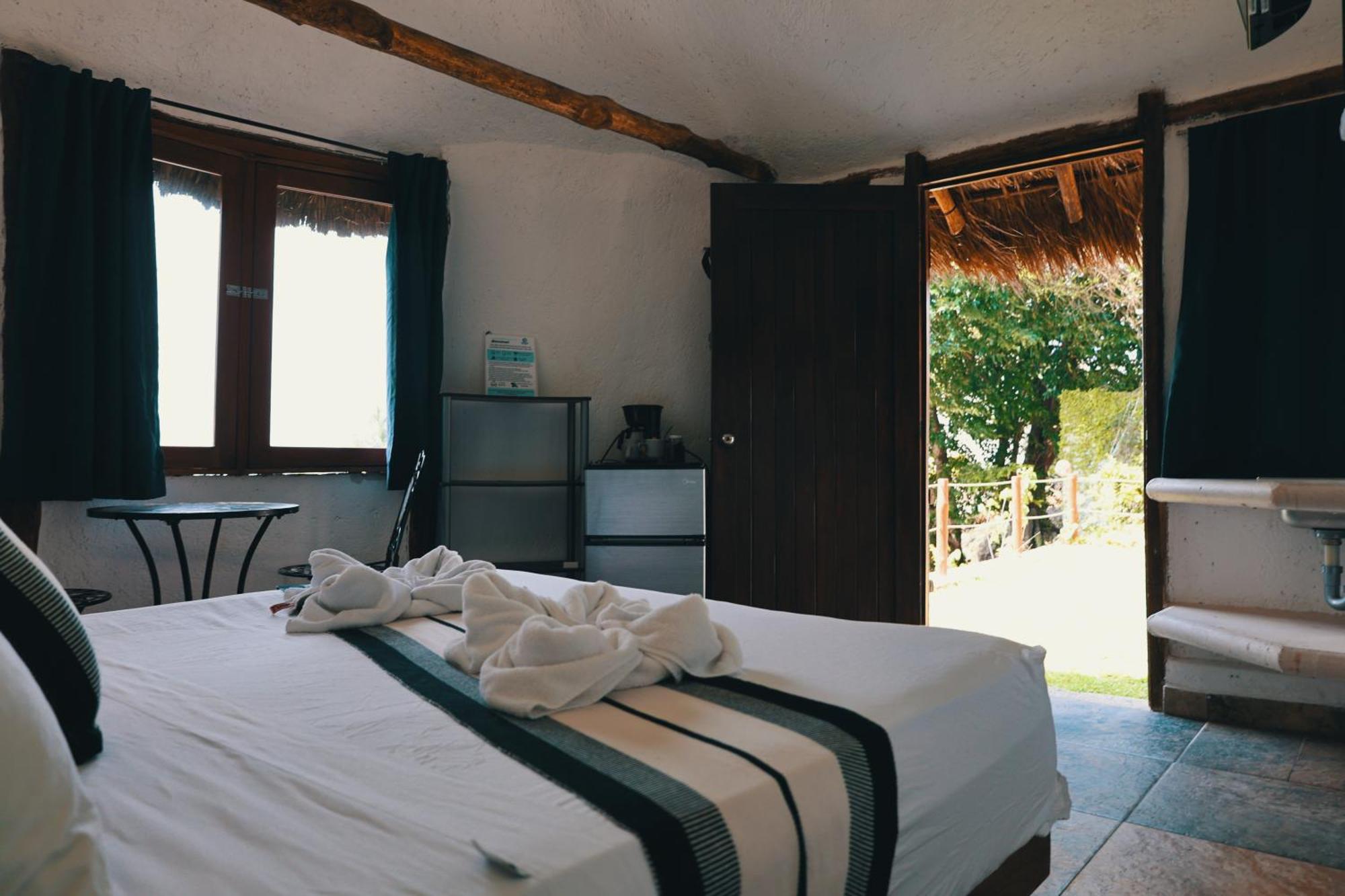 Tucan Lagoon Front Bacalar