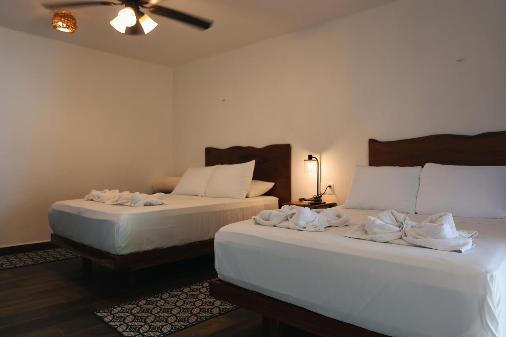 Tucan Lagoon Front Lodge