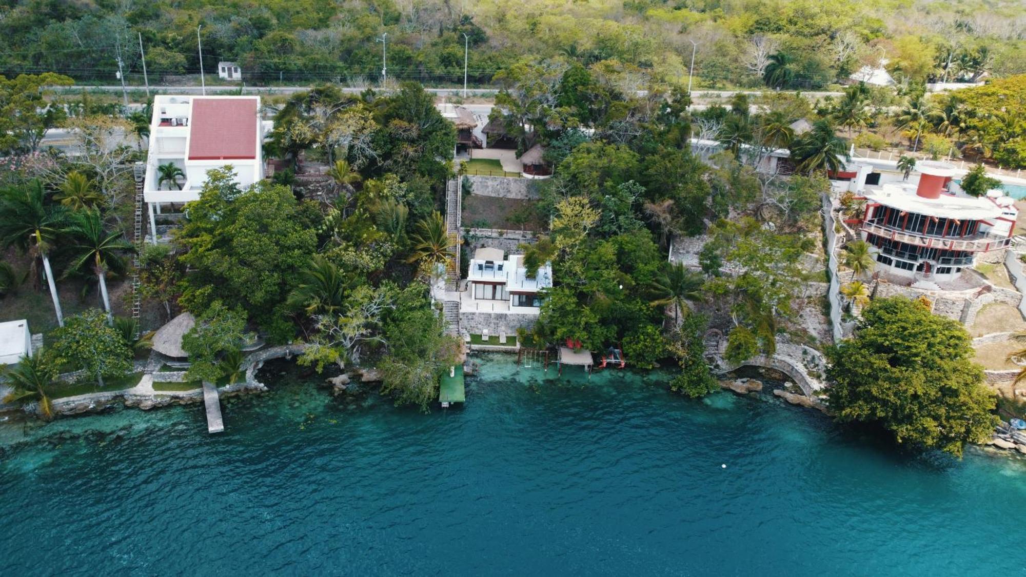 Tucan Lagoon Front Lodge