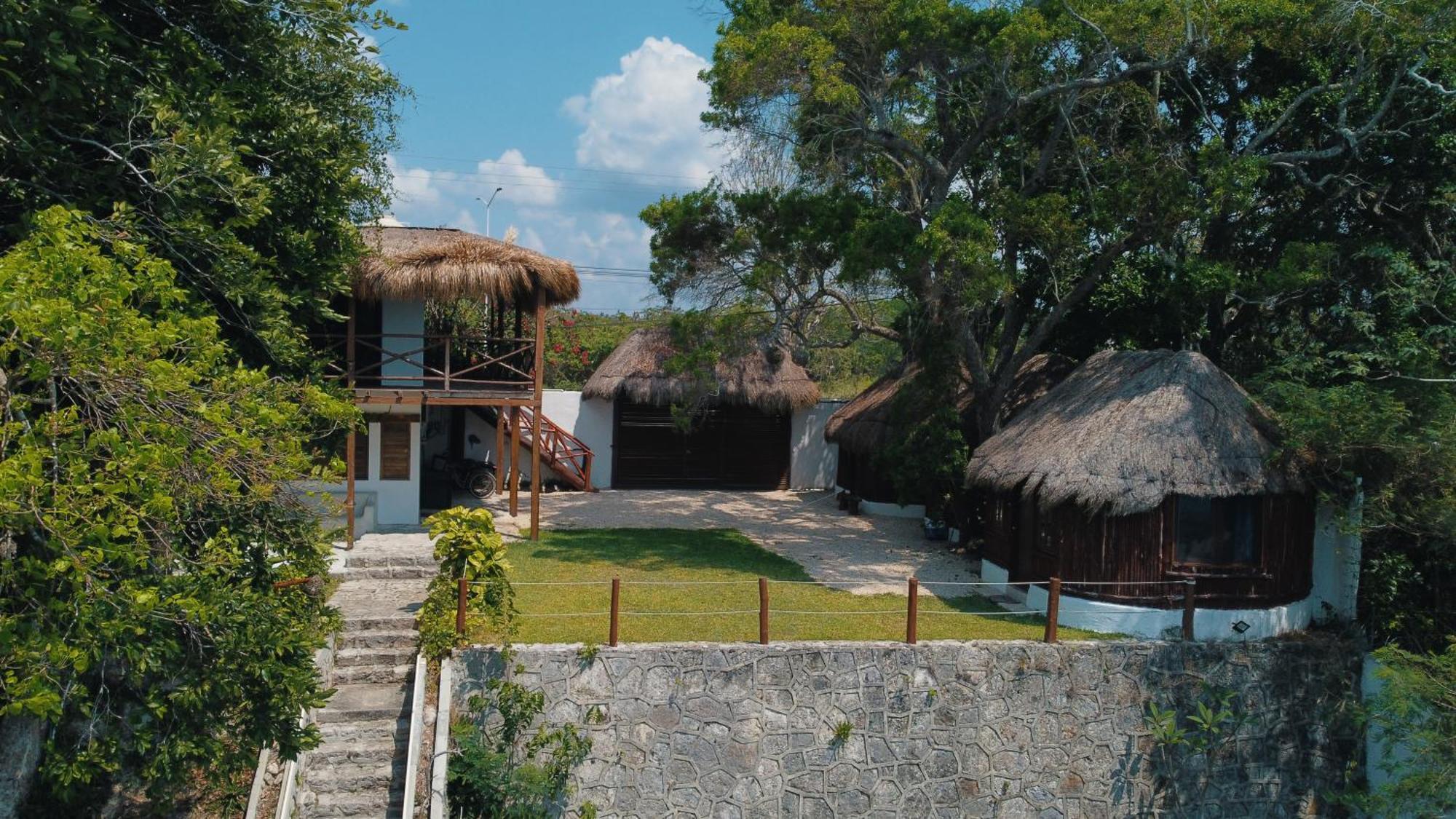Tucan Lagoon Front Lodge