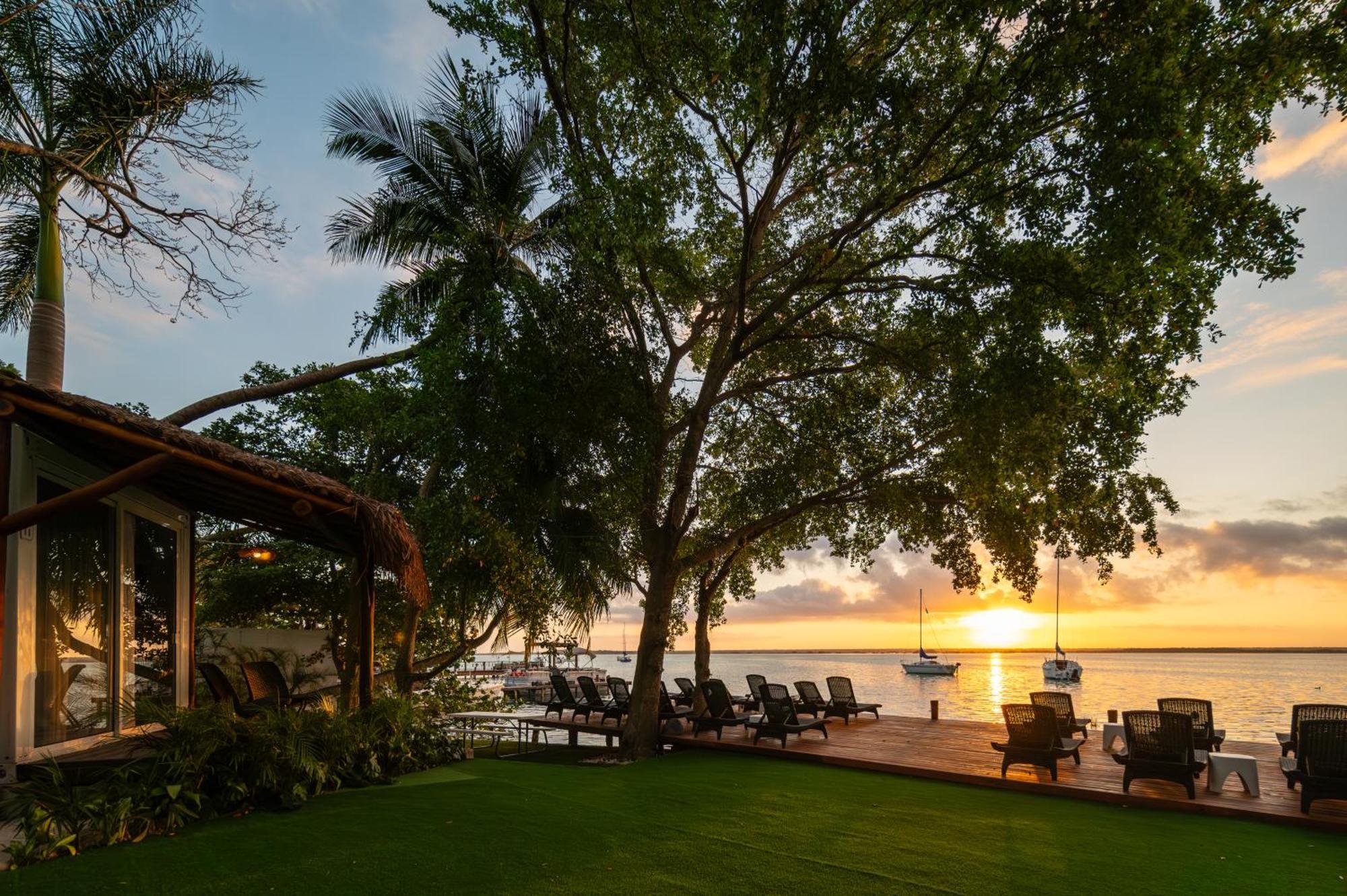 Casa Aakal Lagoon Front