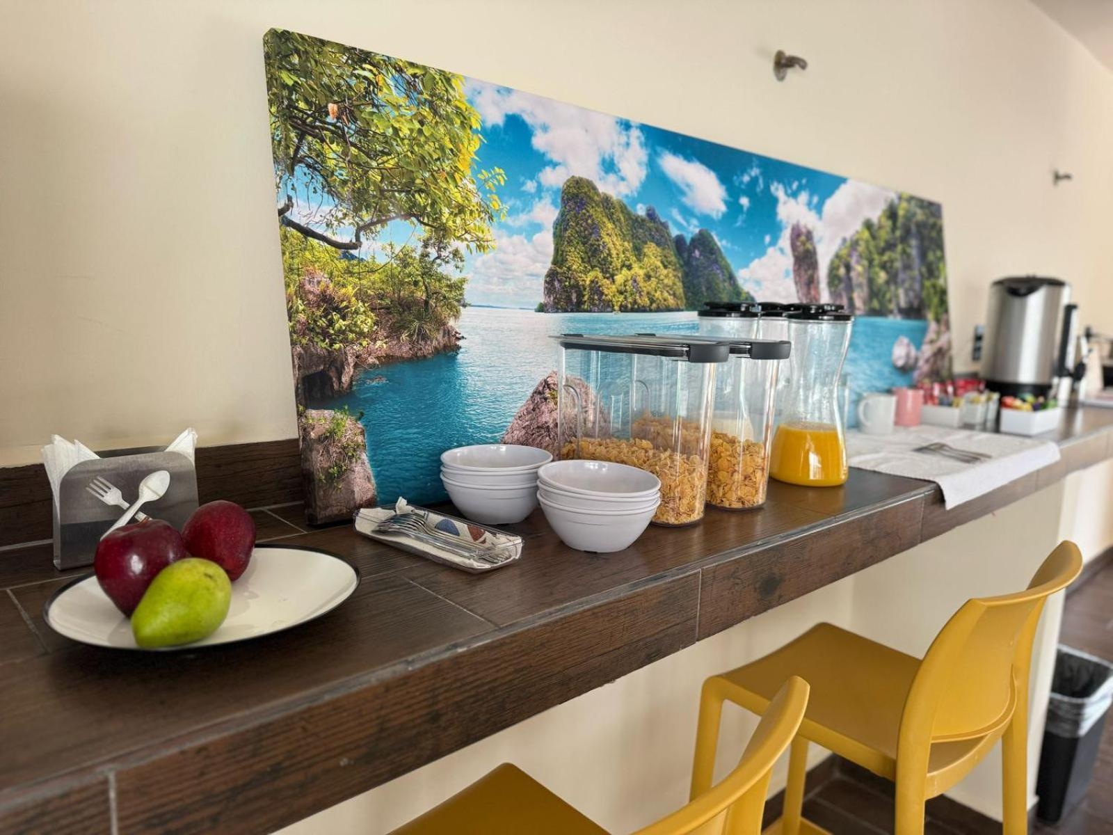 Casa Aakal Lagoon Front 4*