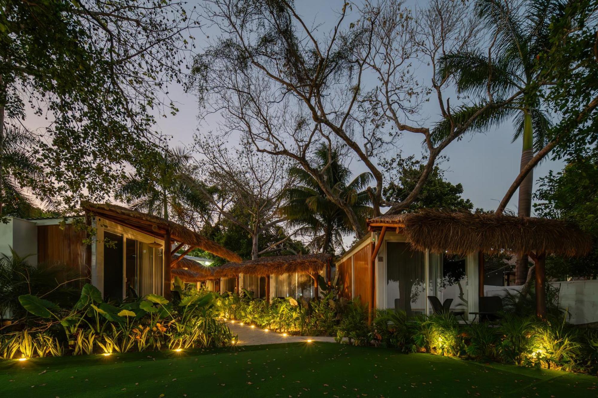 Casa Aakal Lagoon Front Bacalar