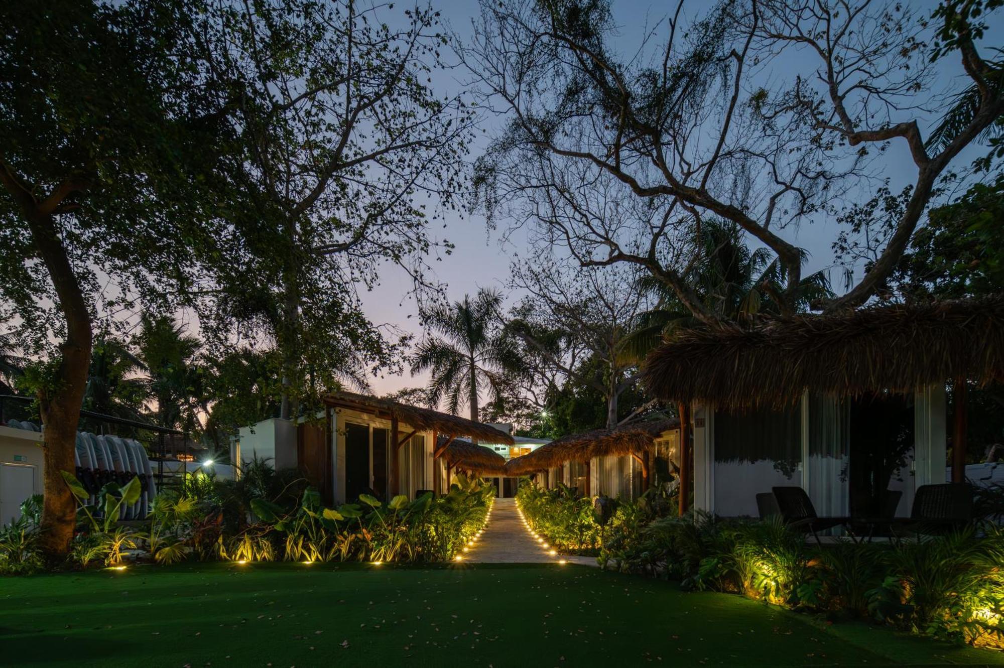 Hotel Casa Aakal Lagoon Front
