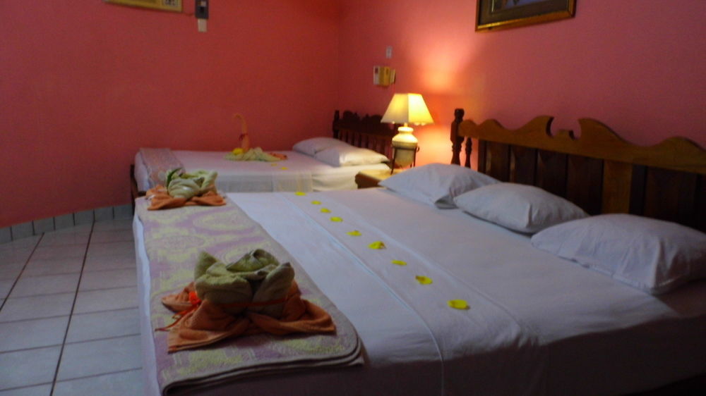 America Hotel 3*