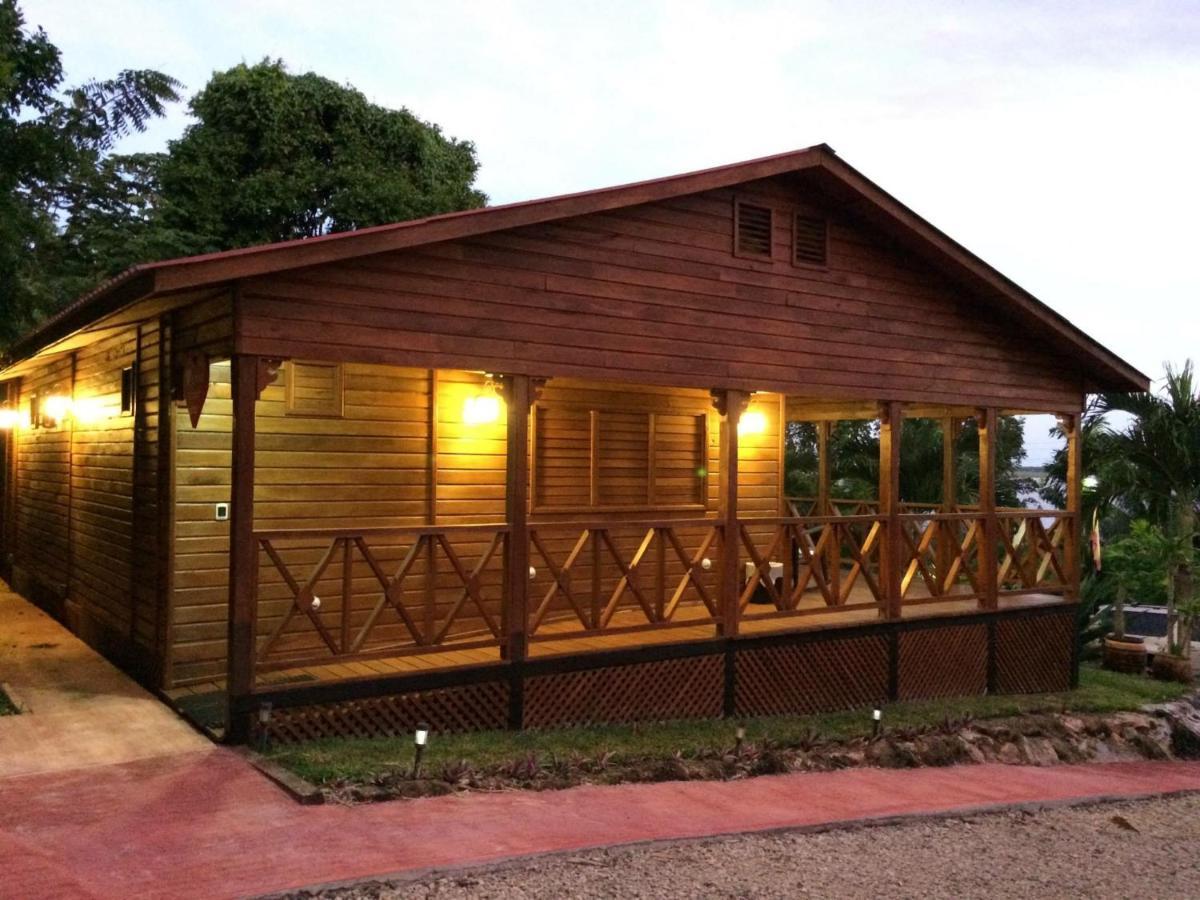 Coras Place Lagoon Front Apartamento