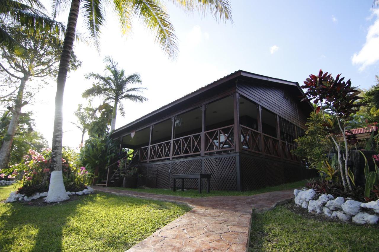 Coras Place Lagoon Front * Bacalar