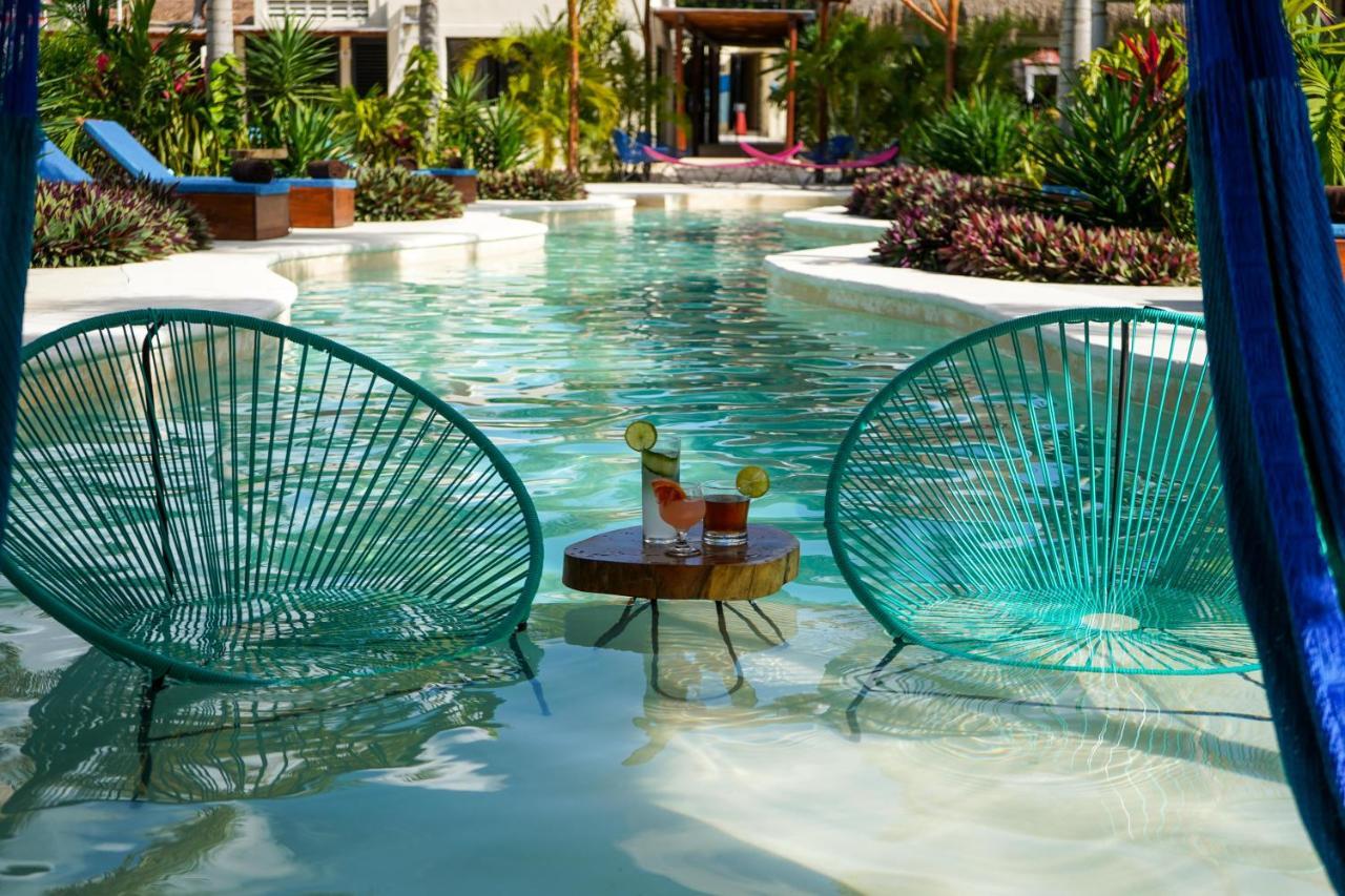 Blue Palm Hotel