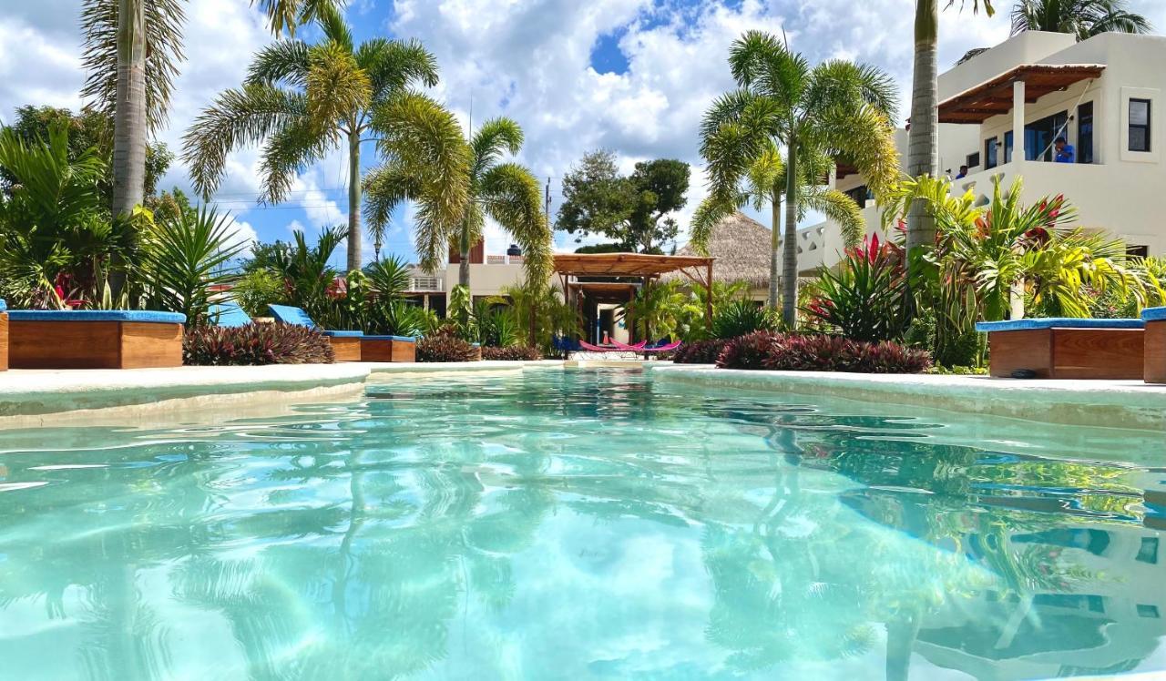 Blue Palm Hotel