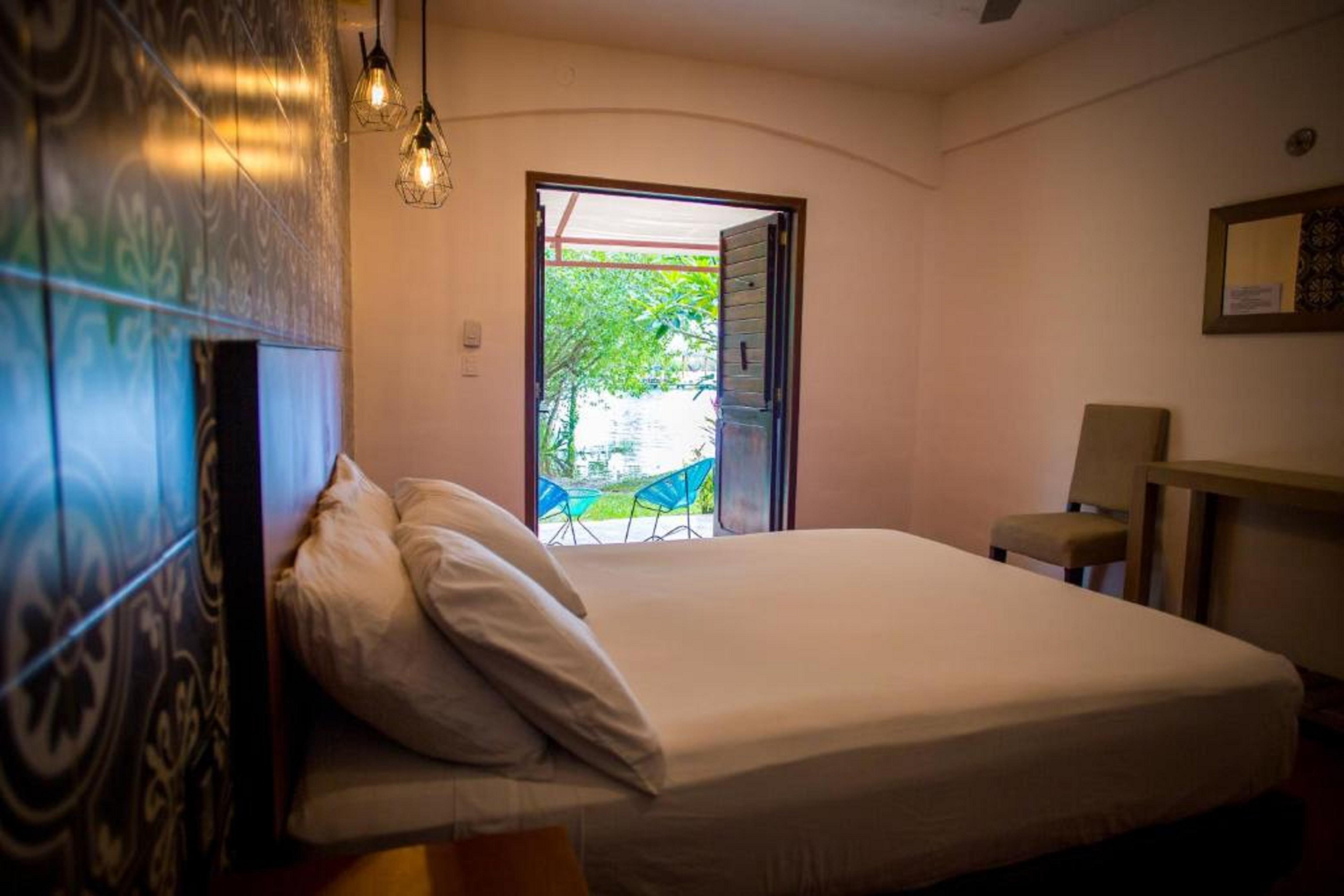 Casa Shiva By Mij Bed & Breakfast 4*