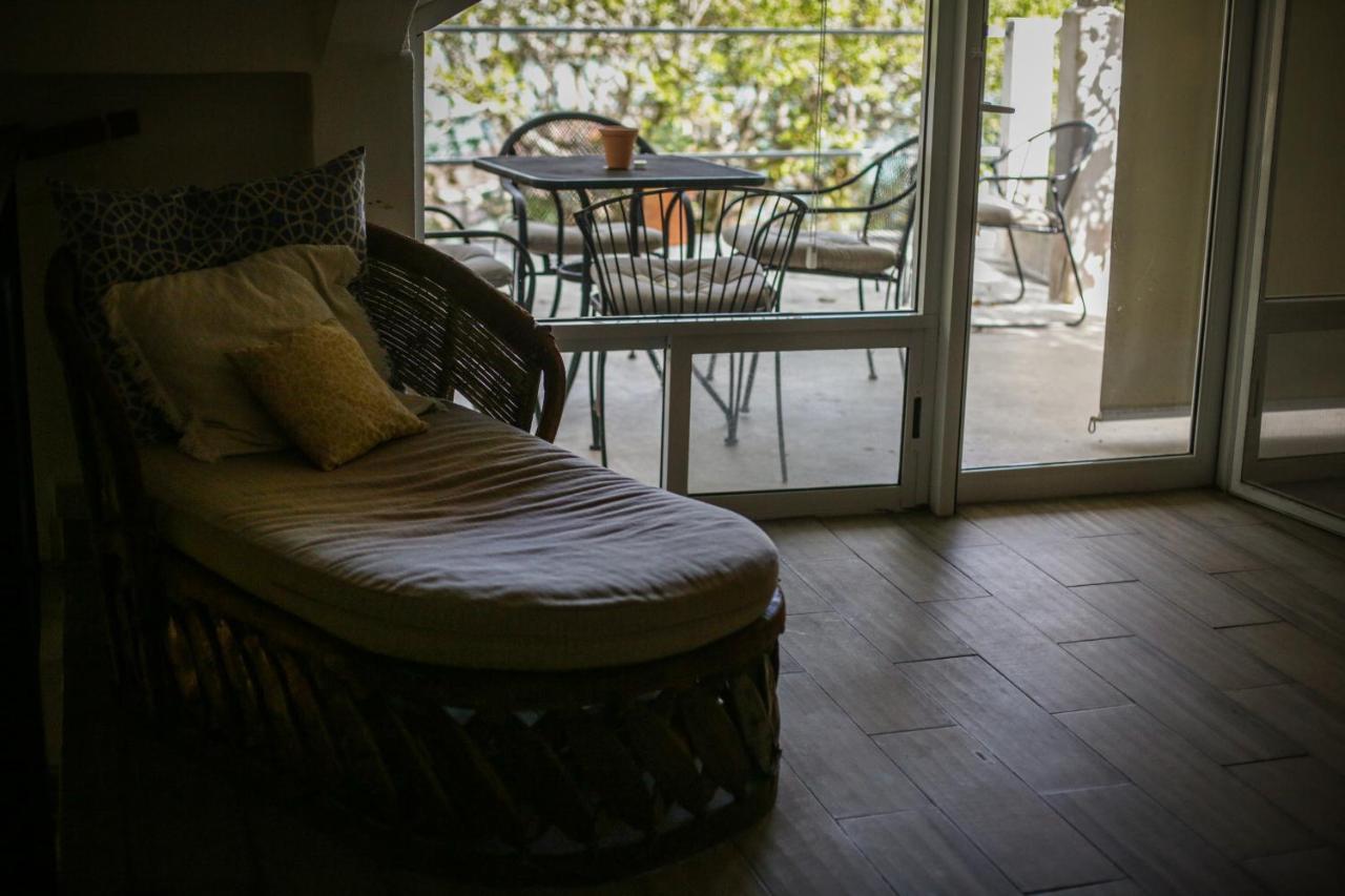 Bego's Lagoon House. Free Kayaks And Bikes