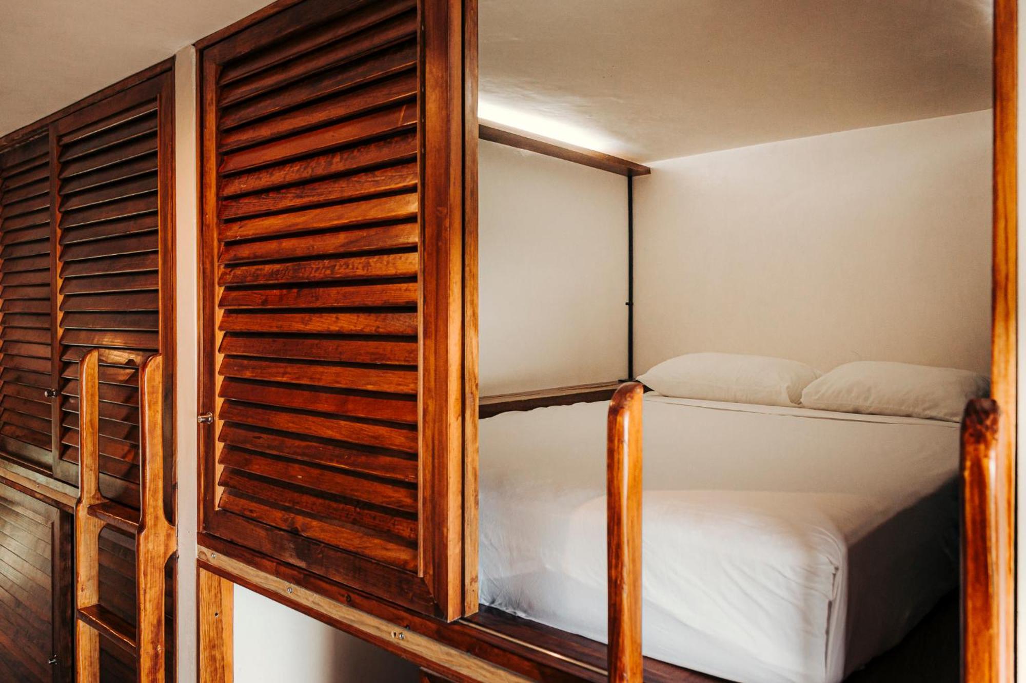 Che & Bar Adults Only Bacalar