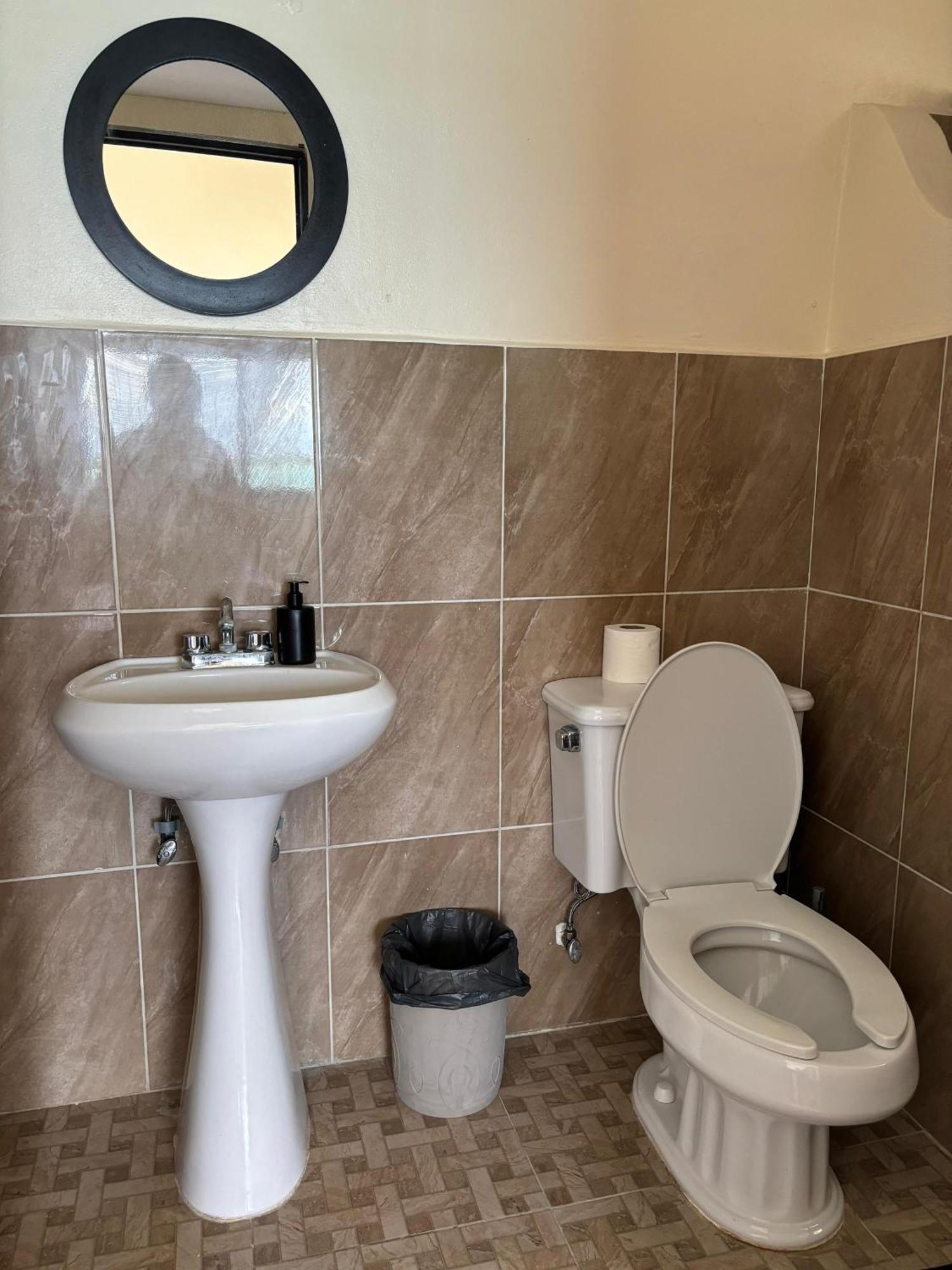 Homestay Casa Sirena - A Orilla De La Laguna Y Cenote Esmeralda *