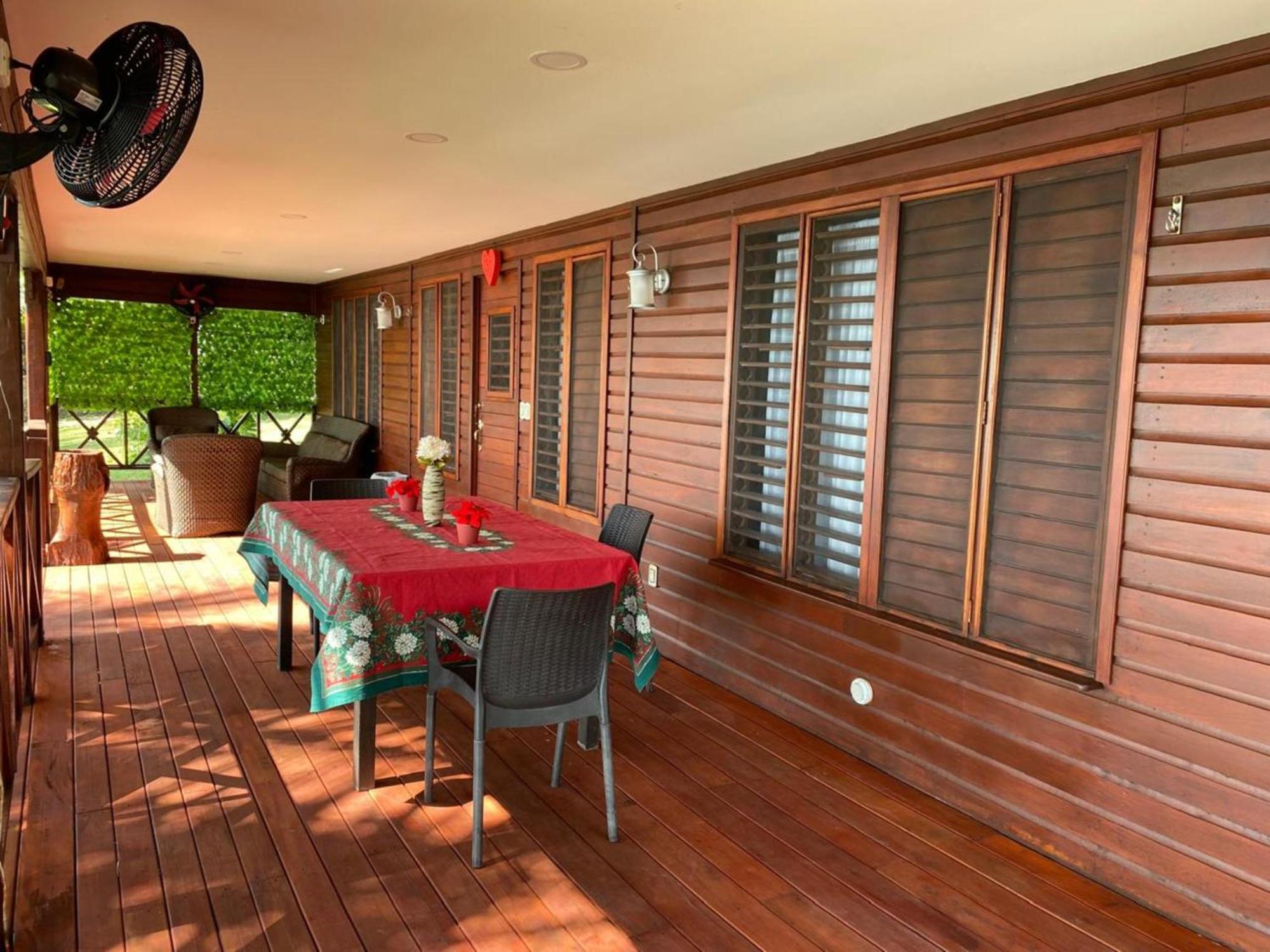 Coras Place Lagoon Front * Bacalar