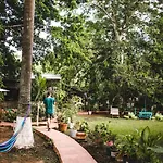 Yaxche Centro Hostal y Camping