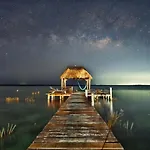 Amigos Hotelito