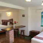 Hostal&Suites Pata de Perro