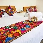 Hotel & Temazcal Bacalike