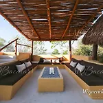 Casa Jero Private Pier, Rooftop Views, Free Paddle Boards & Kayac