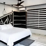 Xiinbal Rooms