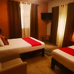 El Roble Hotel