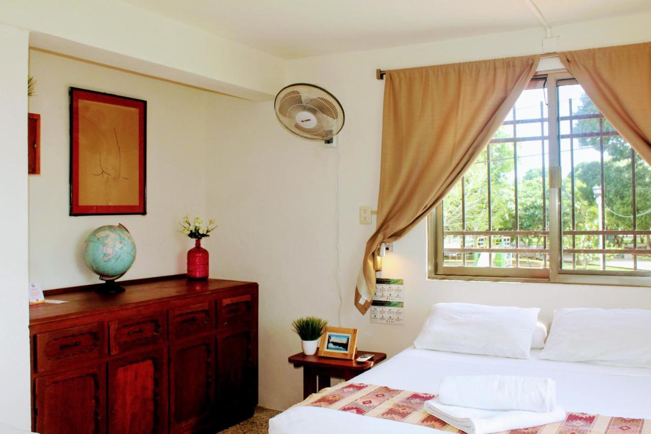 Hostal&suites Pata De Perro Hostal *