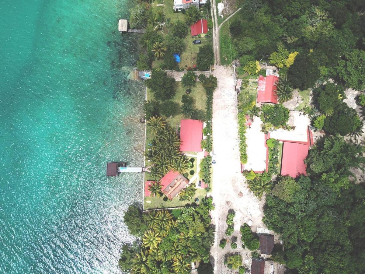 Coras Place Lagoon Front Apartment *