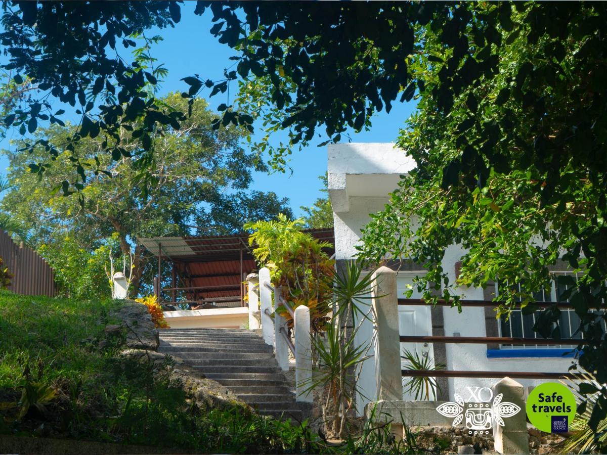 Xo Laguna