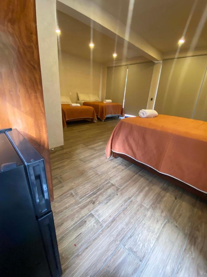 Mandarina Hotel *