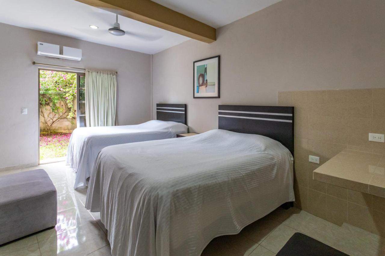 Hotel Hostpal Bugambilias