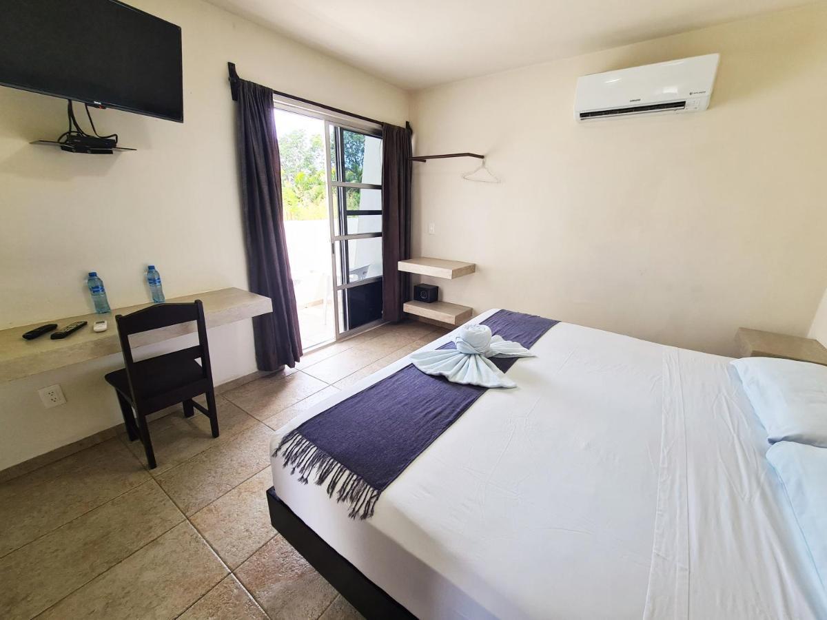 Hotel Vista Laguna *