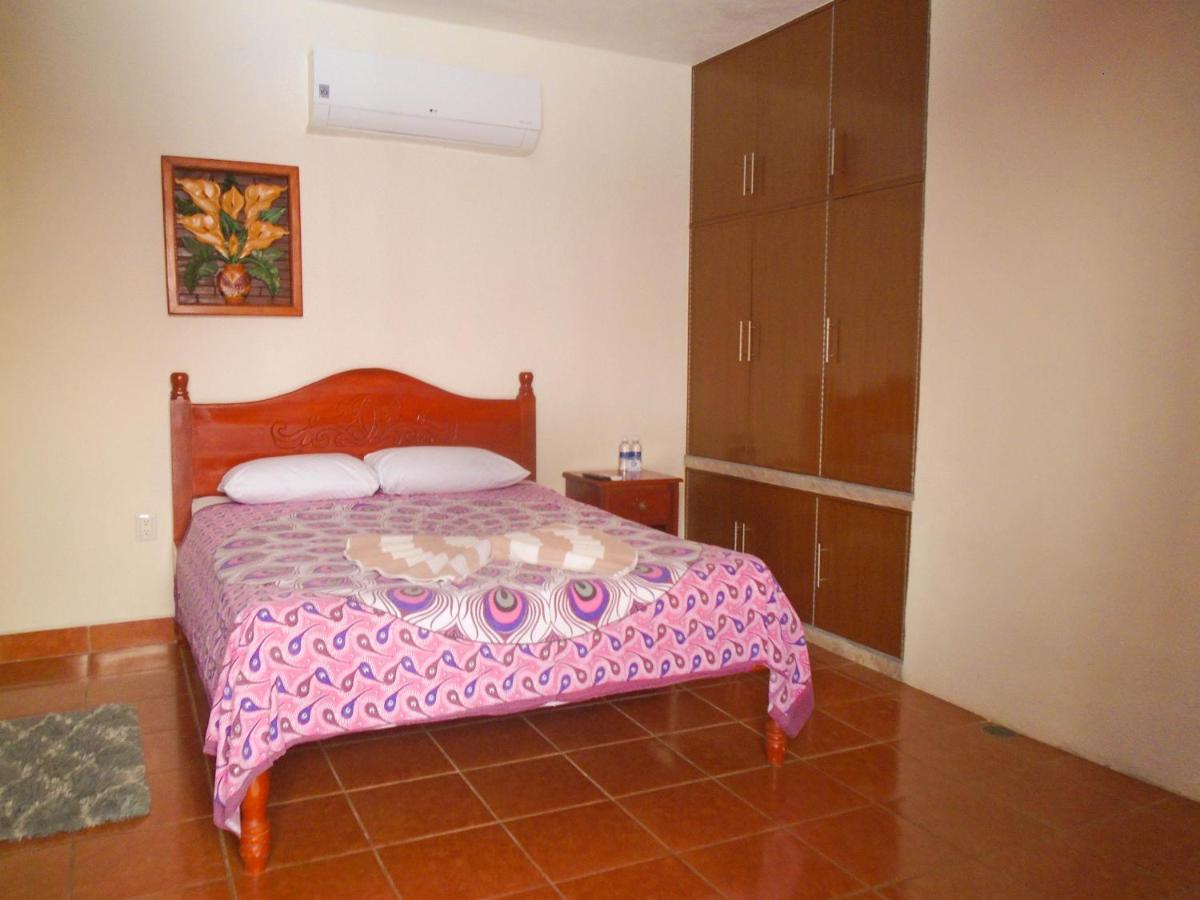 Hotel Navieros