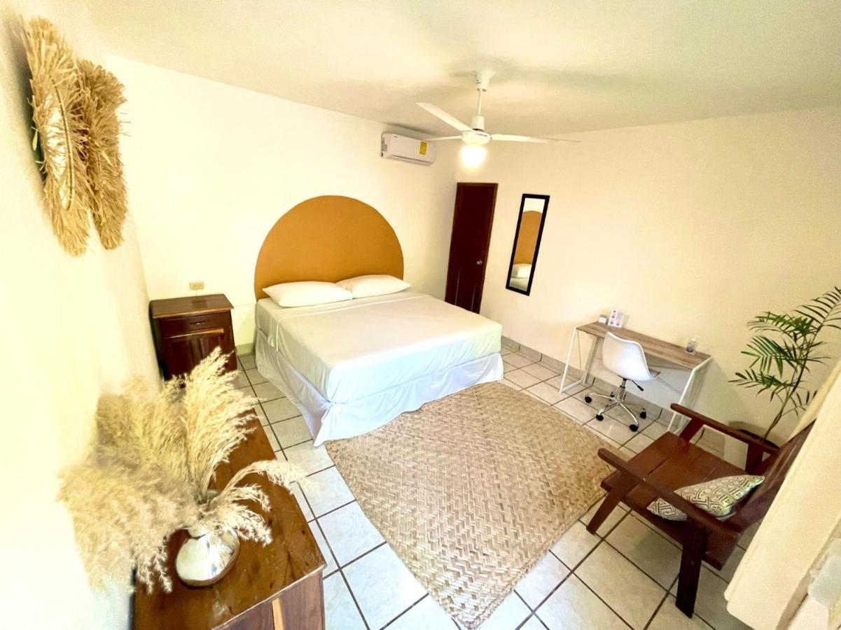 Casa Umay Pensión *