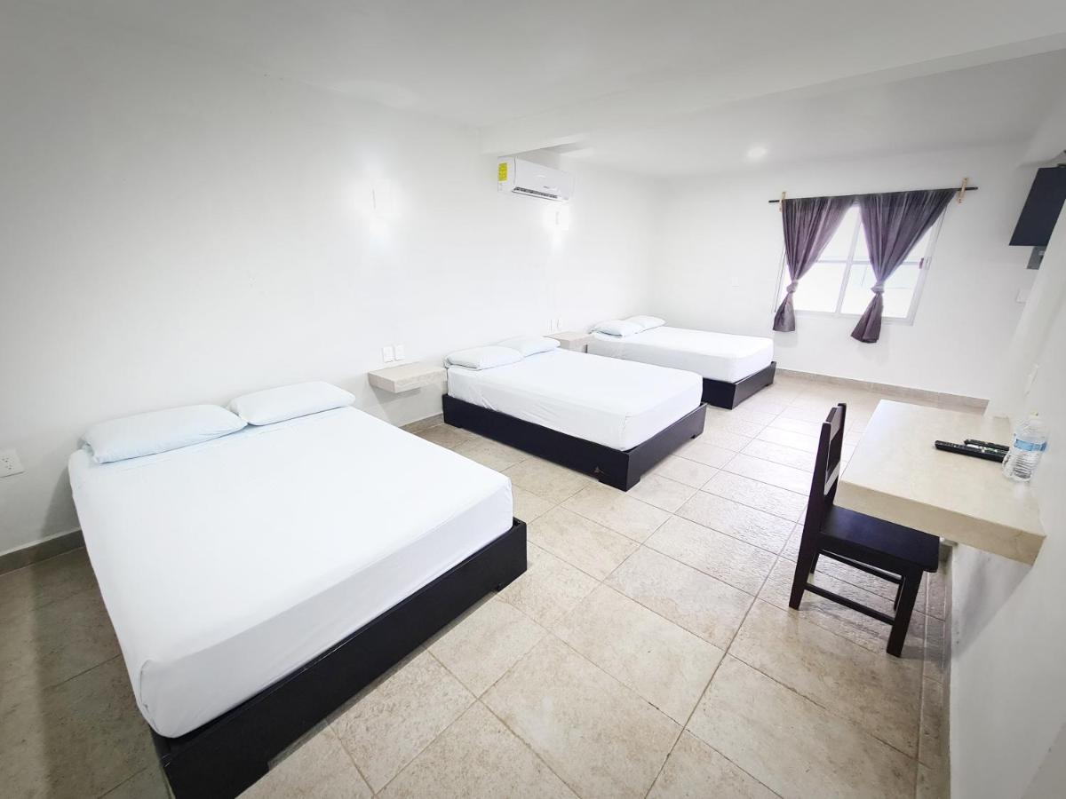 Hotel Vista Laguna *