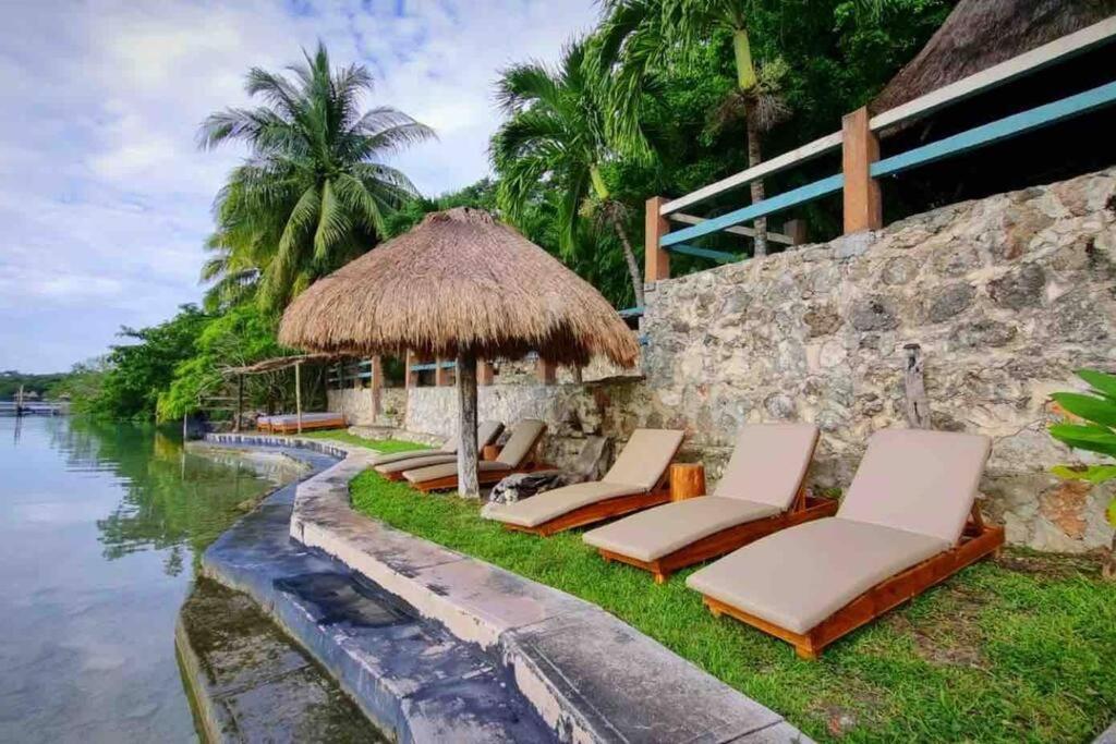 Santuario Lake Front Oasis Villa *