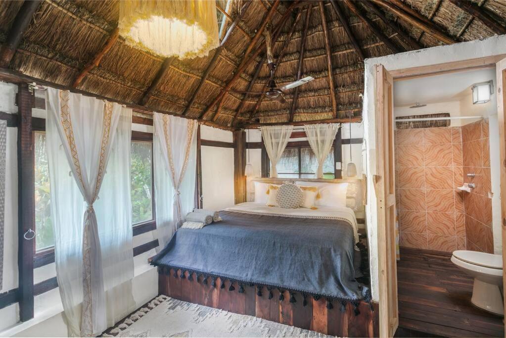 Villa Santuario Lake Front Oasis Bacalar