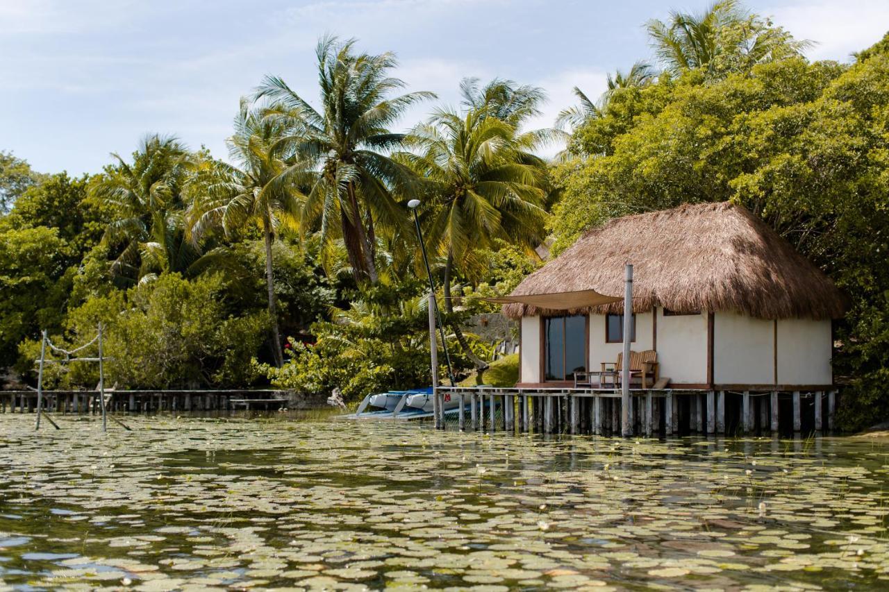Lagoon Front Hut: Daily Cleaning, Bikes & Kayaks!