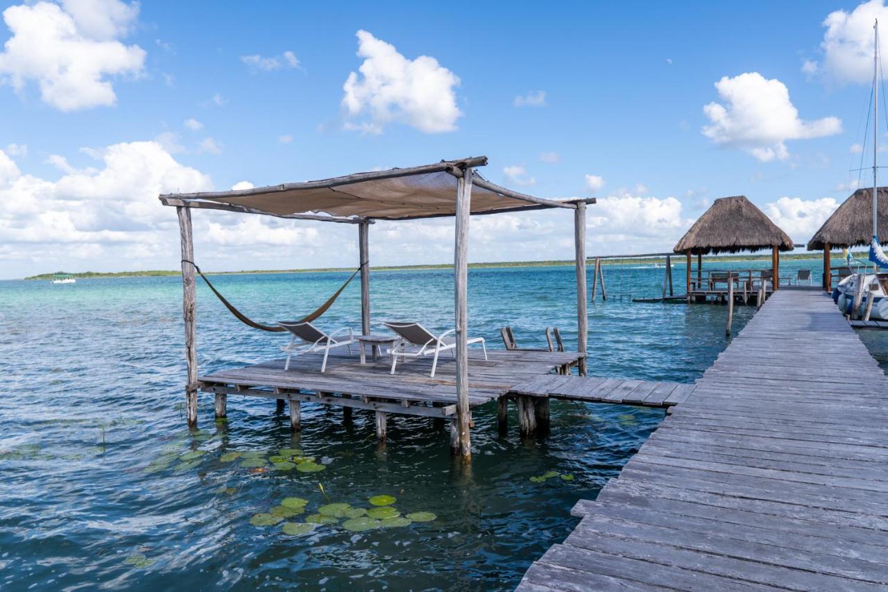 Lagoon Front Hut: Daily Cleaning, Bikes & Kayaks! * Bacalar