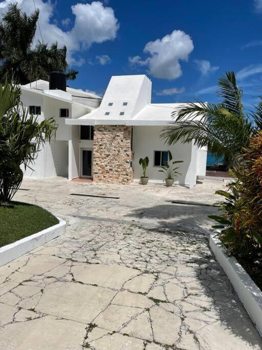 Holiday home Casa Sol Y Luna -beautiful Sunrises And Infinity Pool *