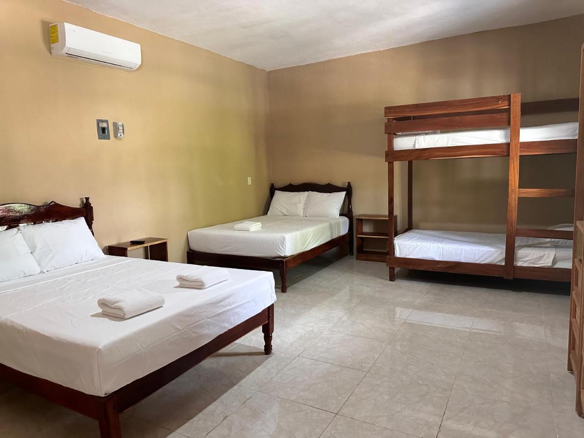 Sunshine Hotel *