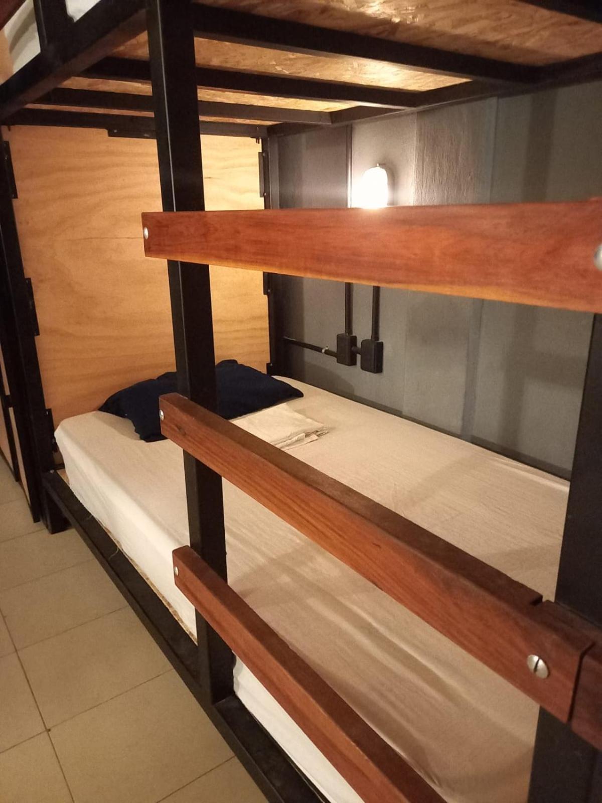 L2 Hostal *