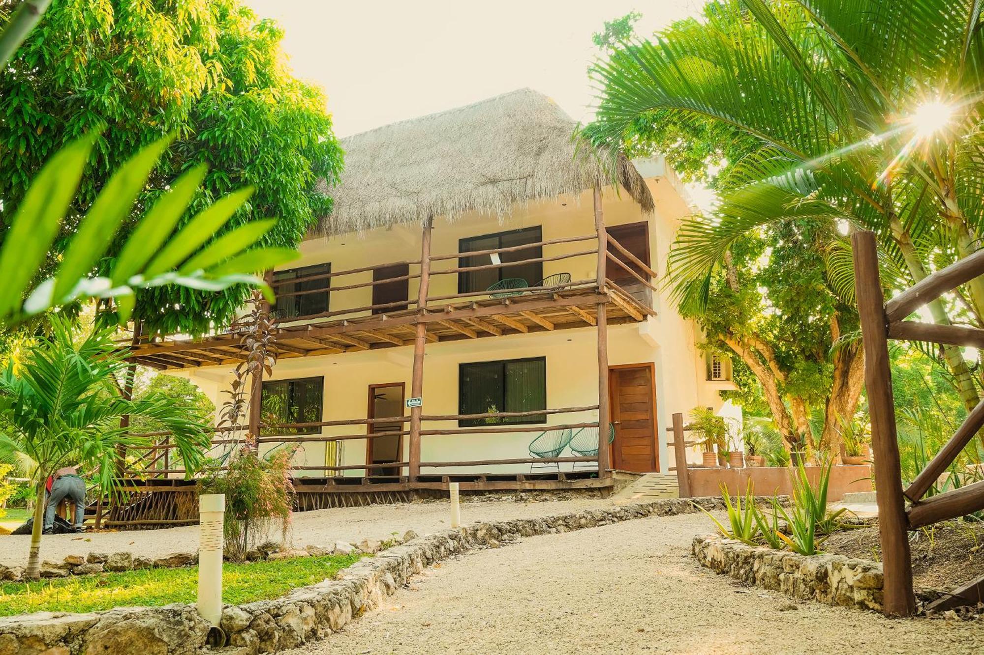 Royal Palm Cabañas&lagoon Club Bacalar