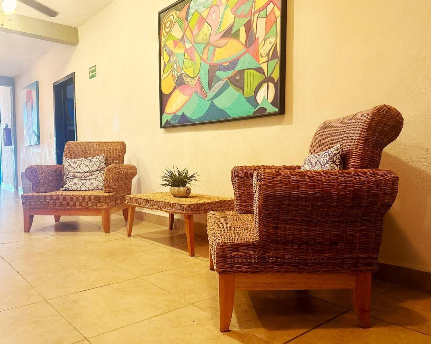 El Roble Hotel
