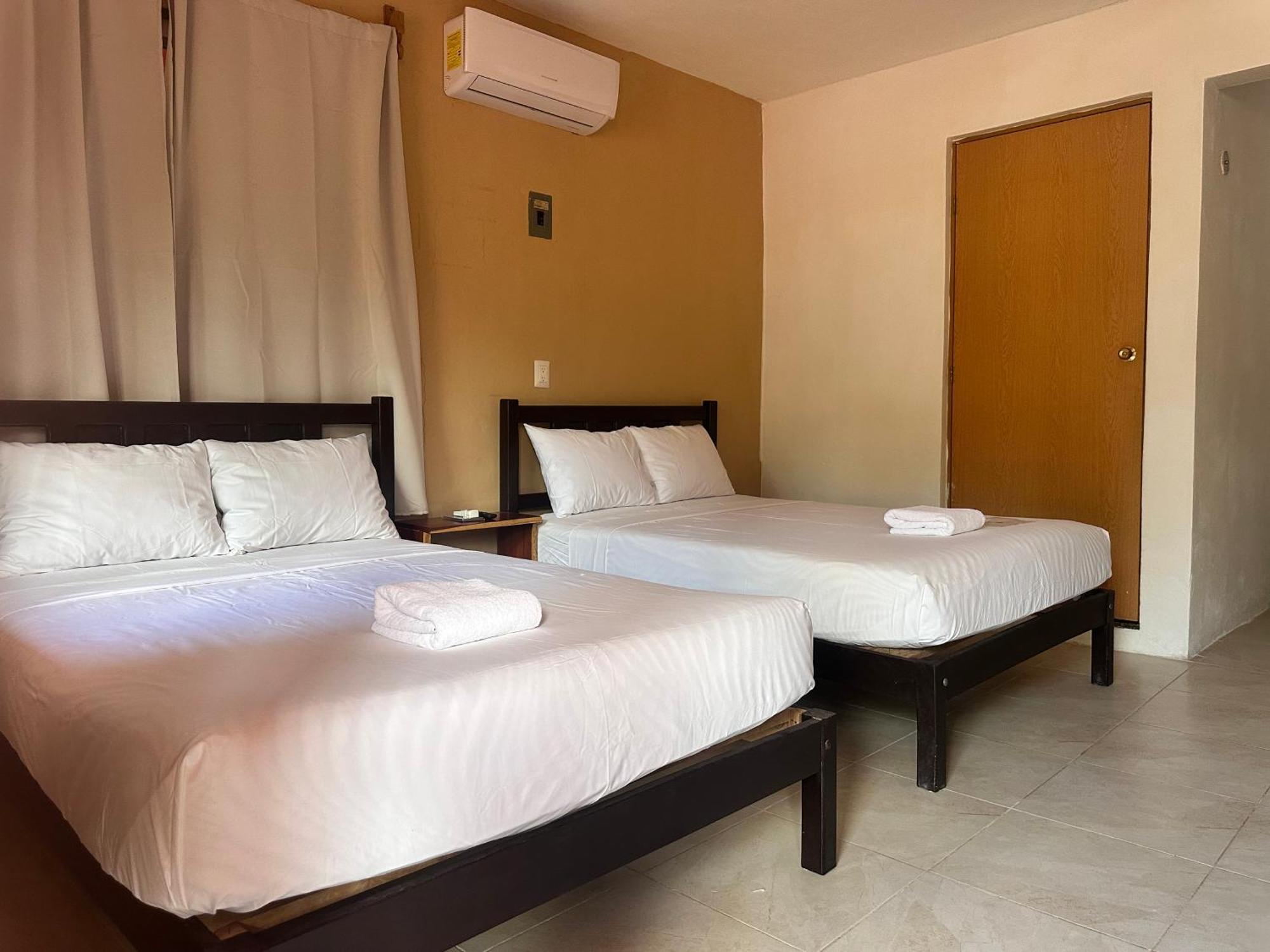 Sunshine Hotel *